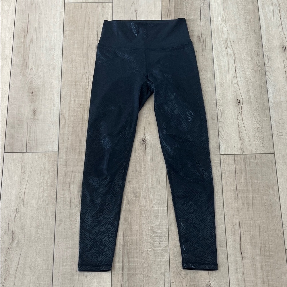 Aerie Offline Black Patterned Leggings